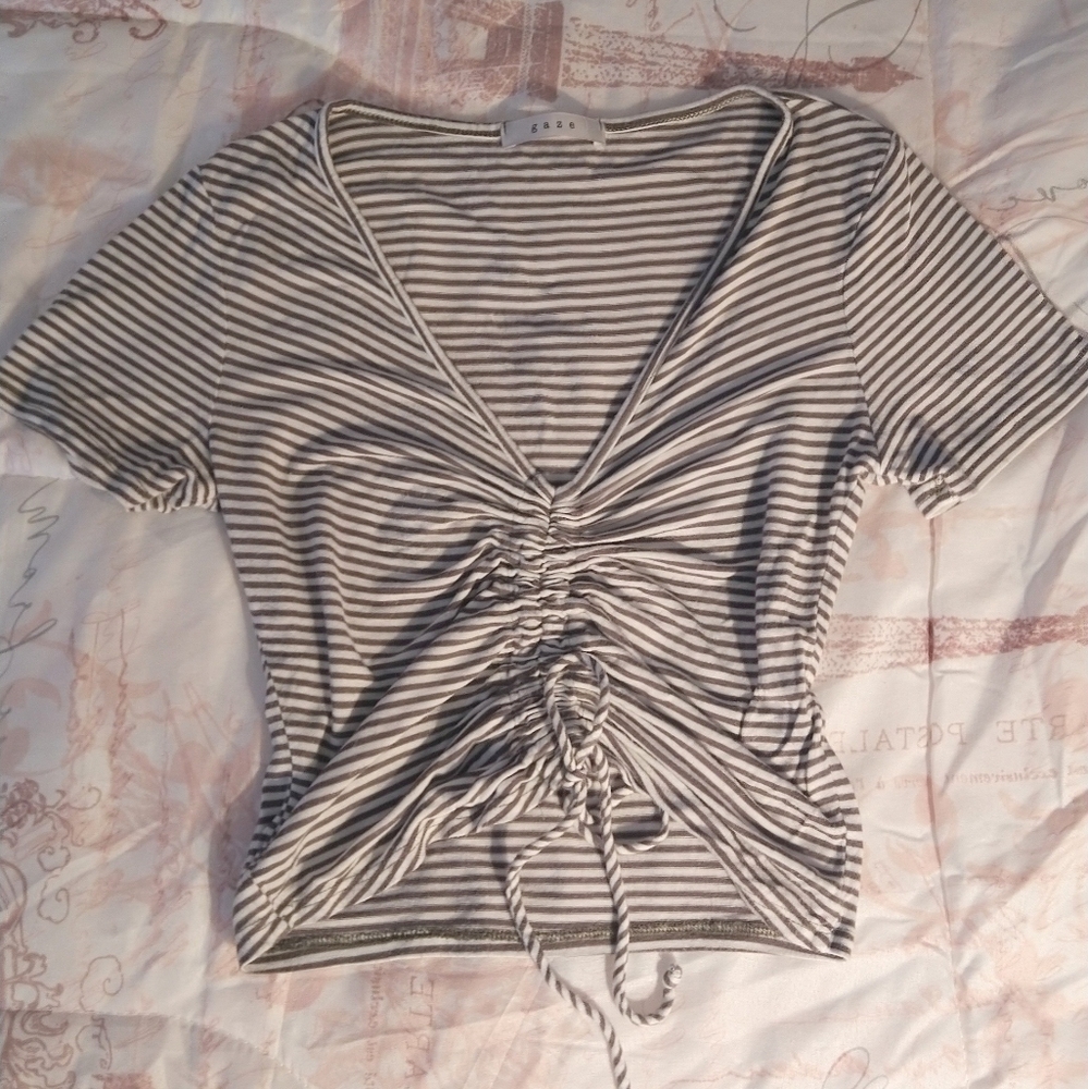 Gaze Kinched Stripes Shirt Crop - Picture 2 of 5